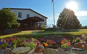 Bear'S Den Lodge